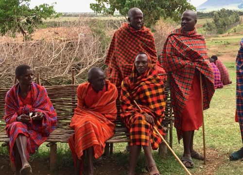 Conocer al pueblo masái en la reserva nacional del Serengeti y de Masái Mara